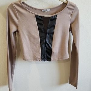 Long sleeve crop top